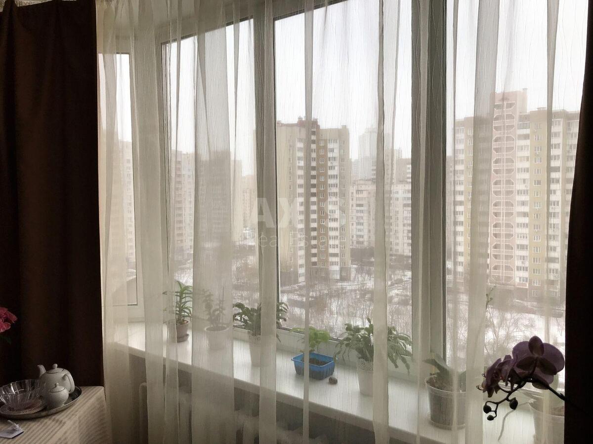 1k apartment vul. Ahmatovoi' Anny 35А579082