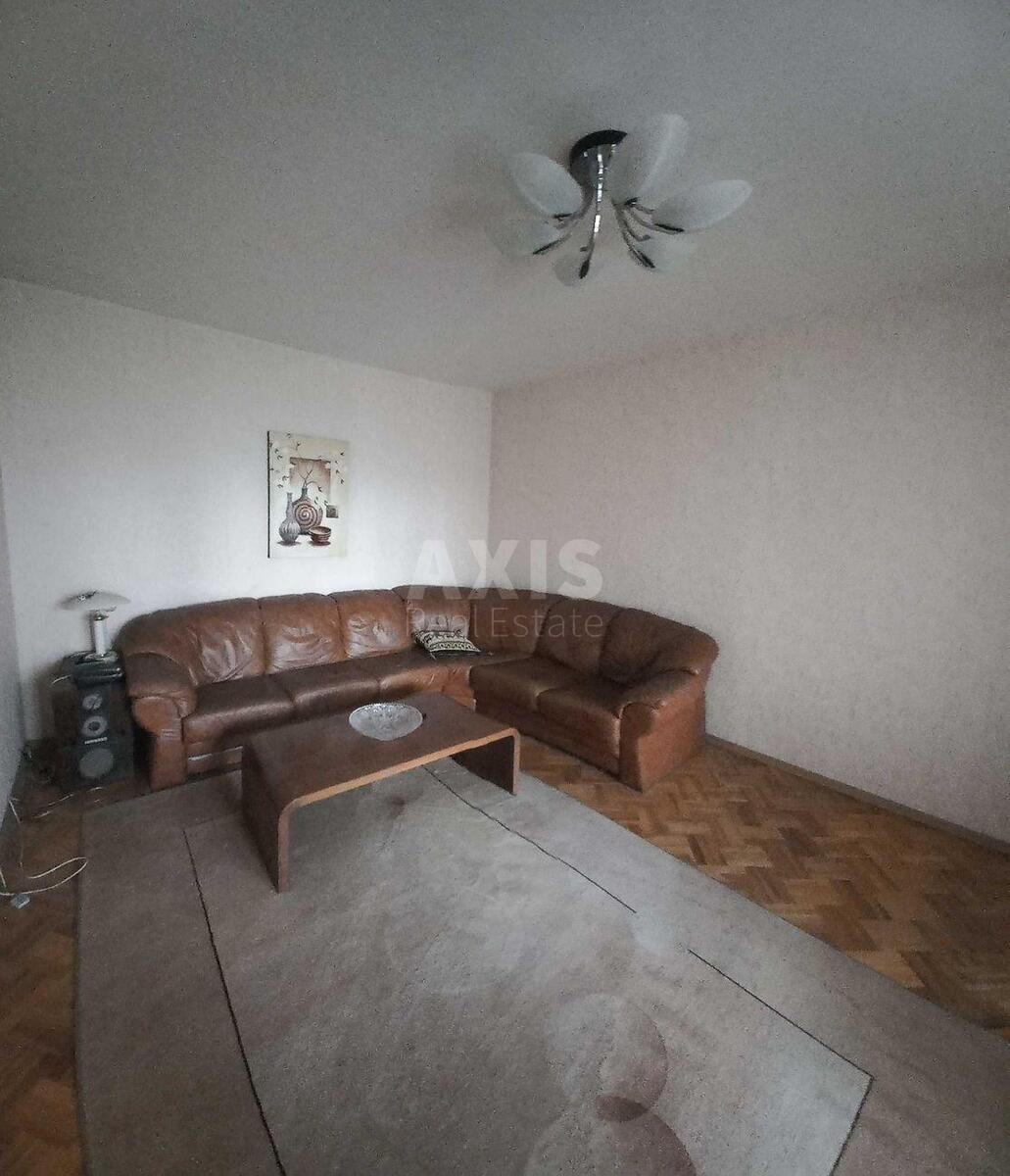 4k apartment vul. Revuc'kogo 131