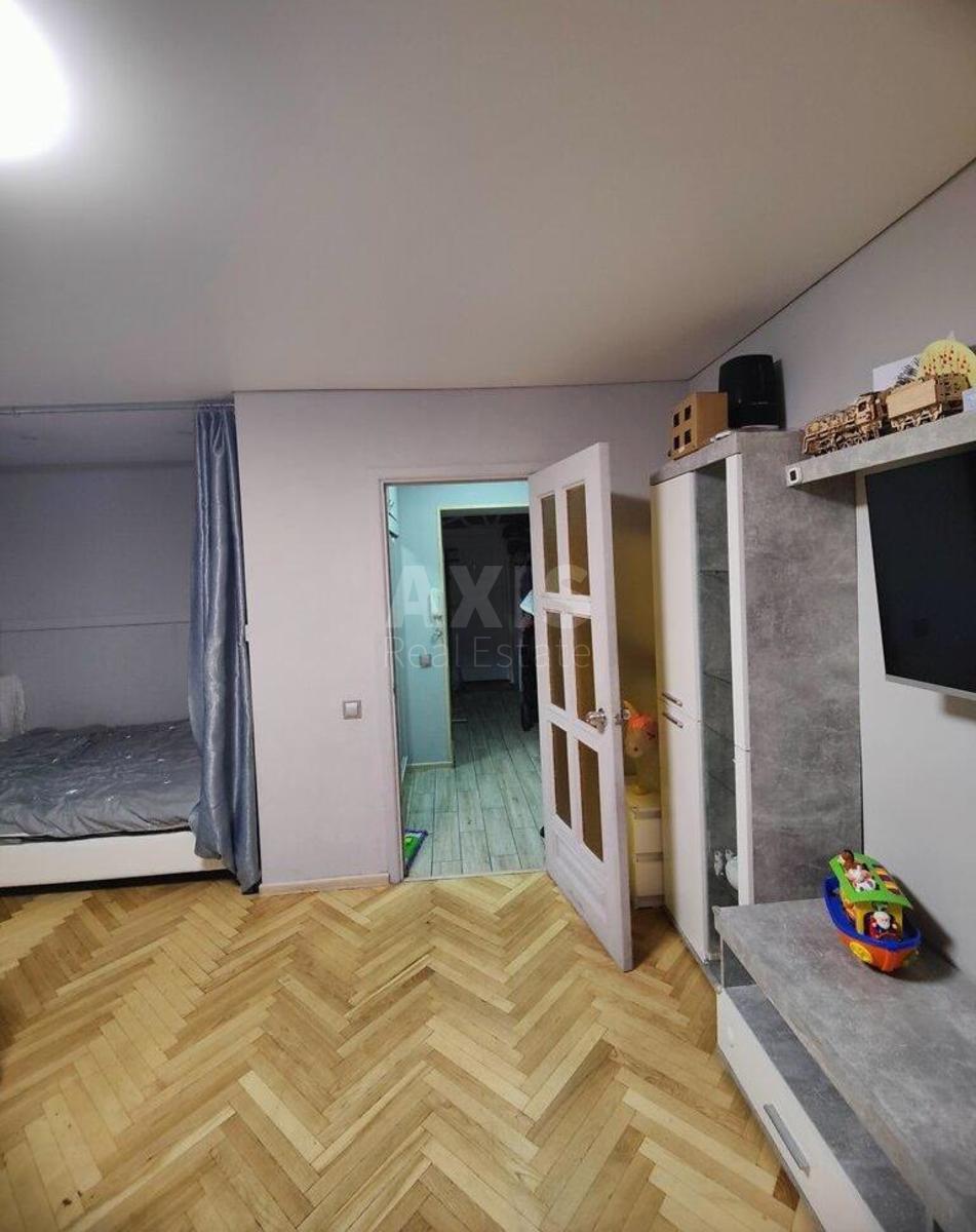 1k apartment vul. Praz'ka 22А5