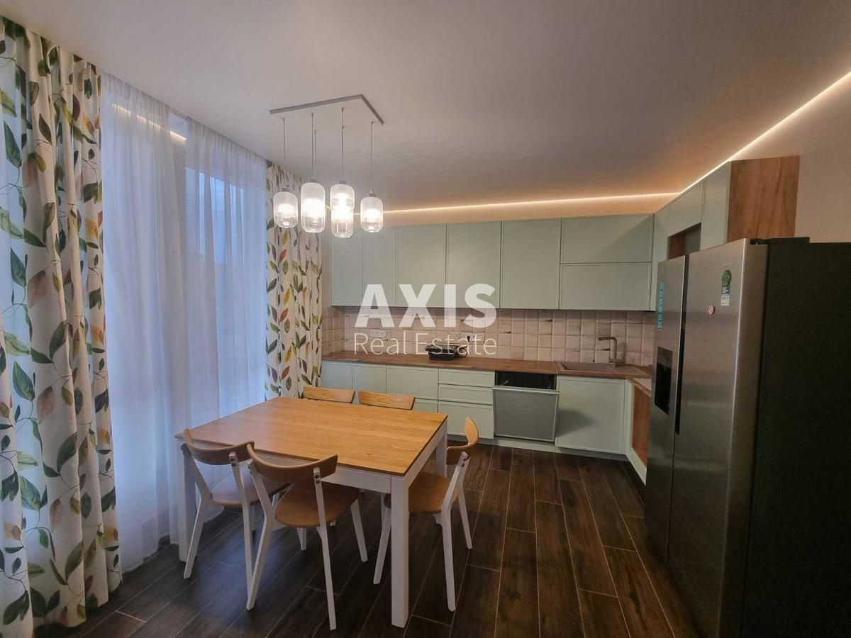 4k apartment vul. Svjatoshyns'ka 6