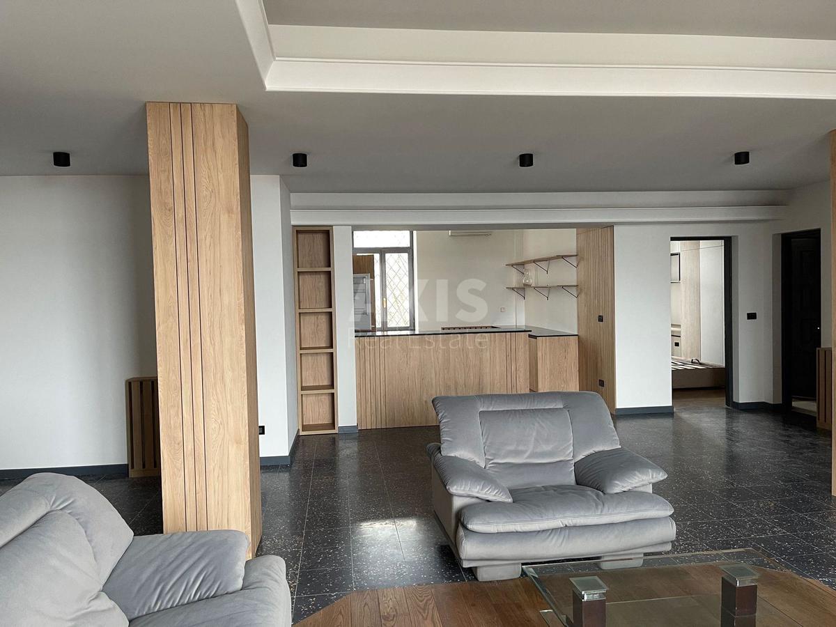 4k apartment vul. Mykil's'ko-Botanichna 140