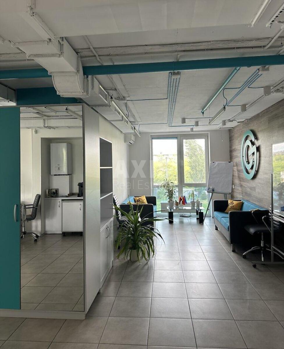 Office pr-t Sobornosti 30А, 102m2