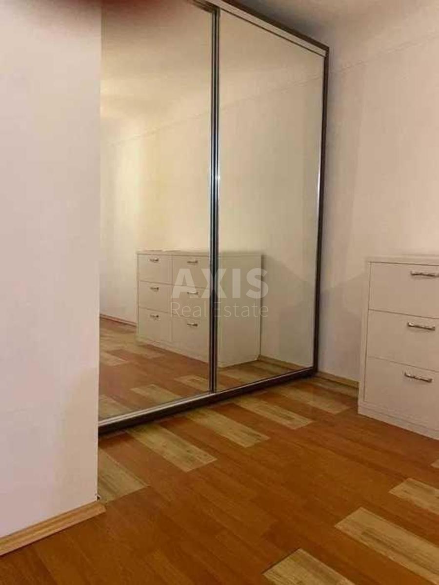 1k apartment vul. Lavrs'ka 86