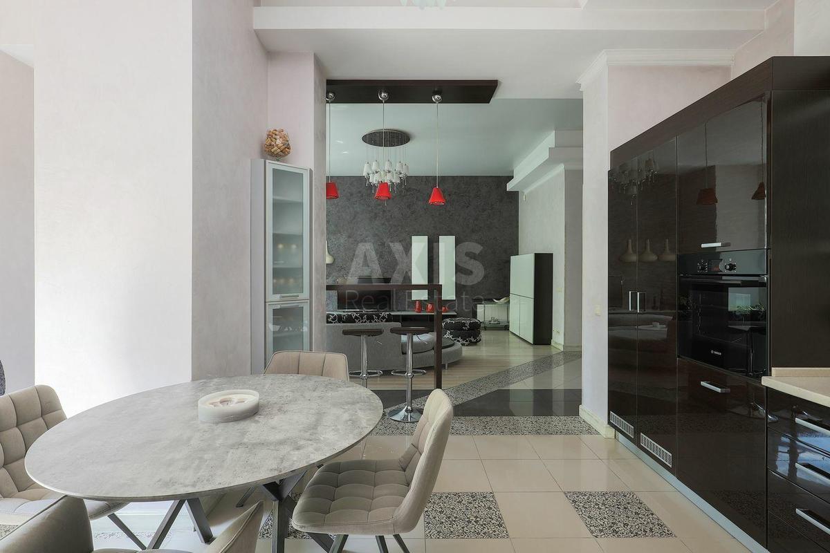 3k apartment vul. Vozdvyzhens'ka 400
