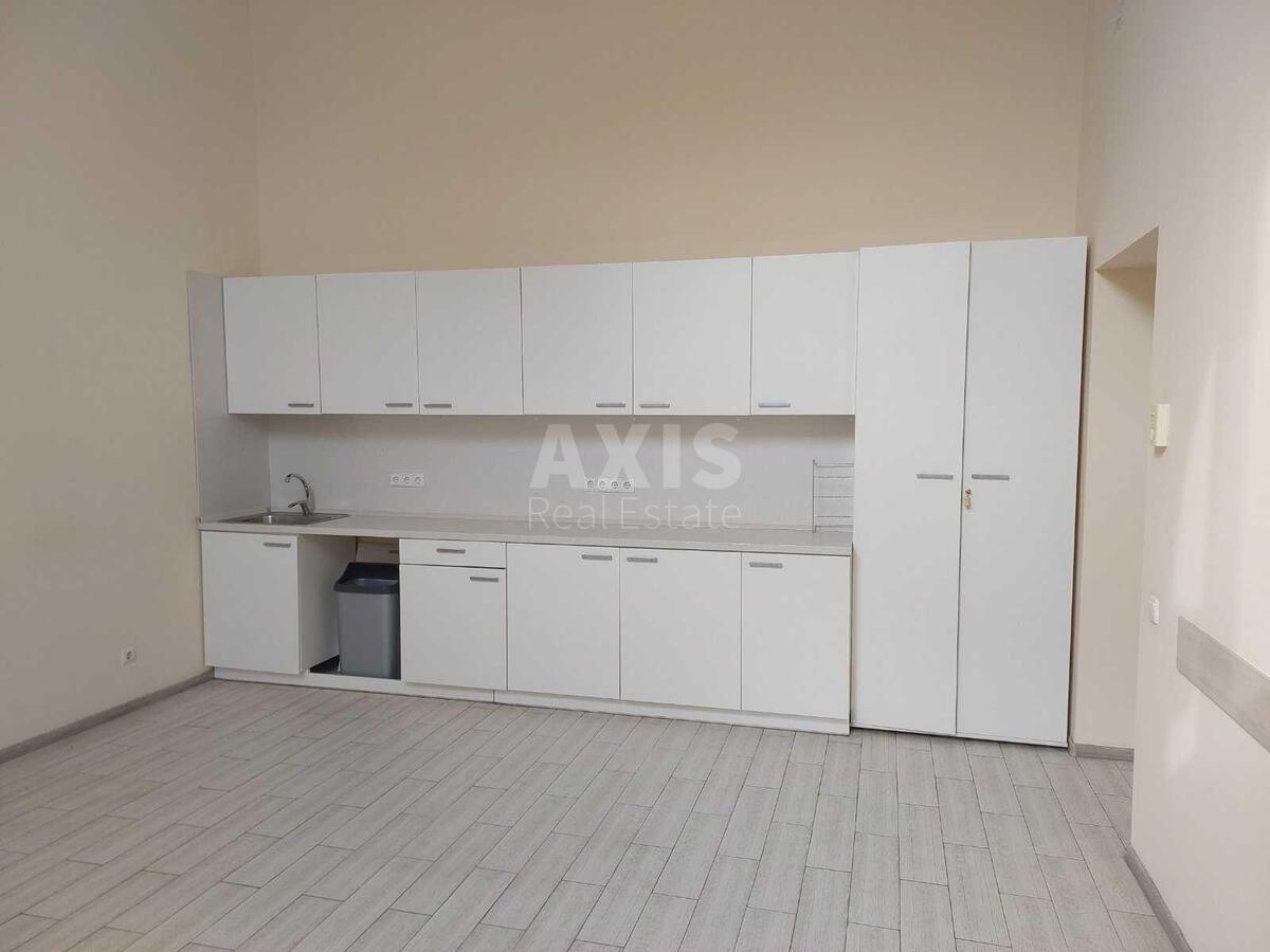 Office vul. Bul'varno-Kudrjavs'ka 24, 492m25