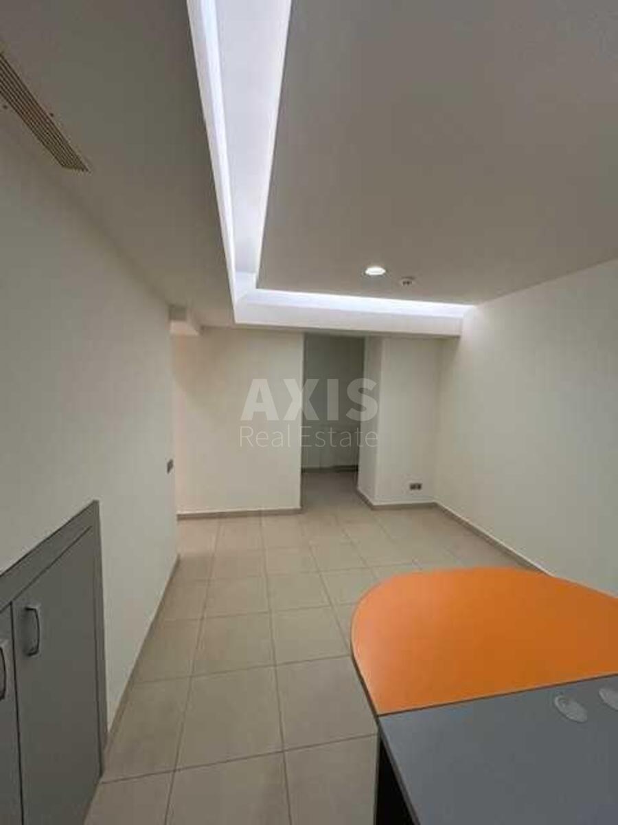 Trade object vul. Dmytrivs'ka 56, 70m29