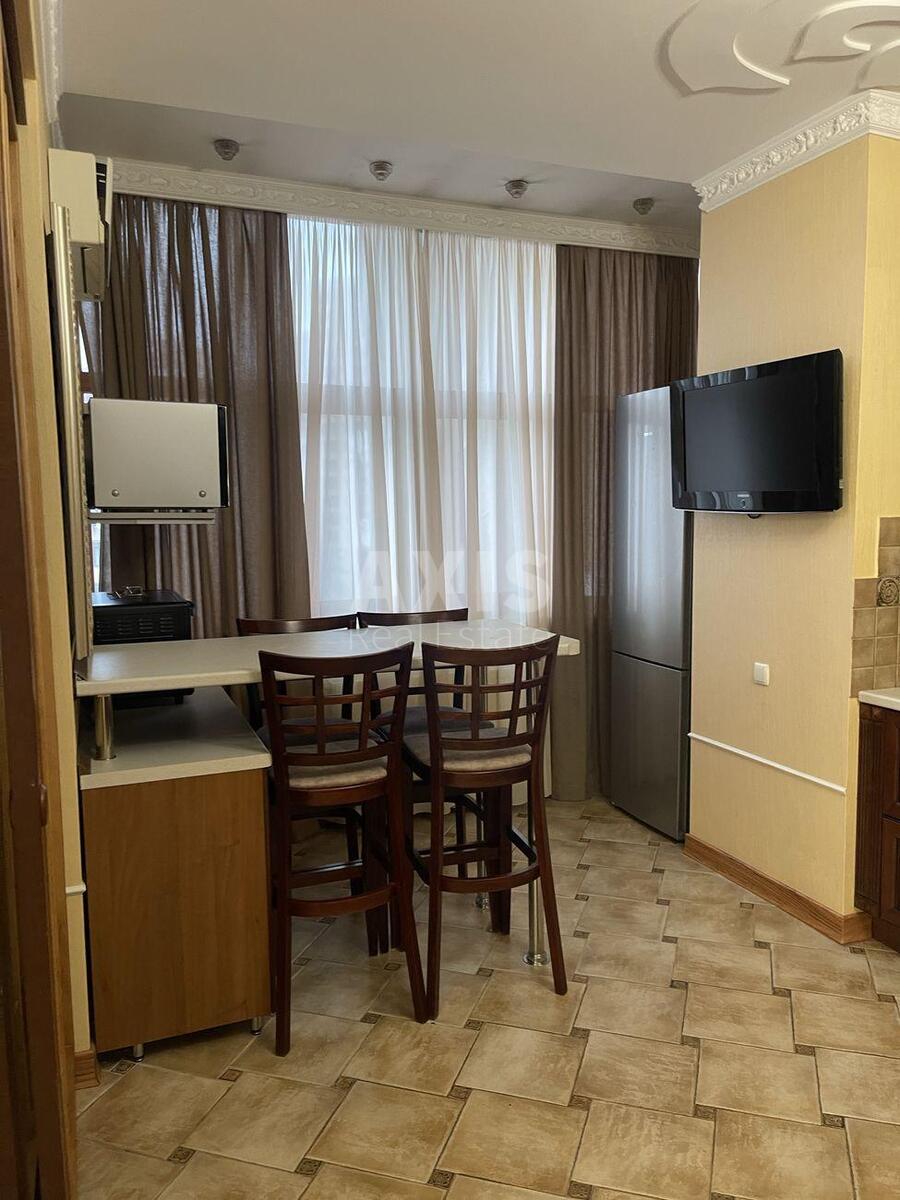 4k apartment vul. Jevgena Konoval'cja 32Б625320