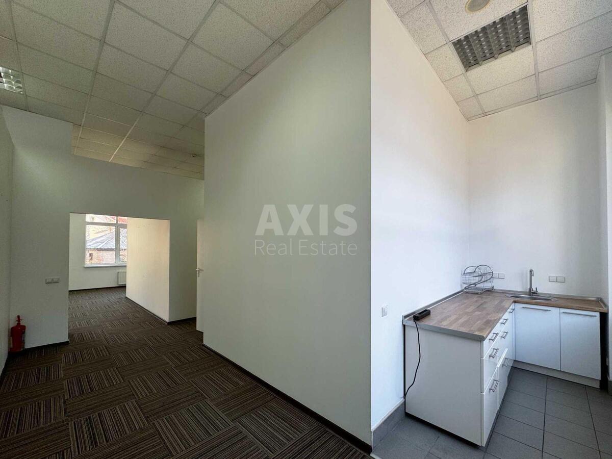 Office vul. Pymonenka Mykoly 13, 446m23