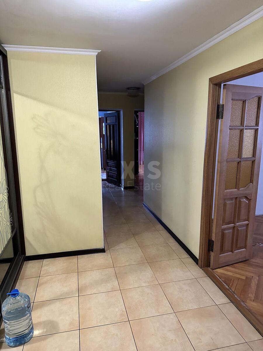 3k apartment vul. Symyrenka 1В2