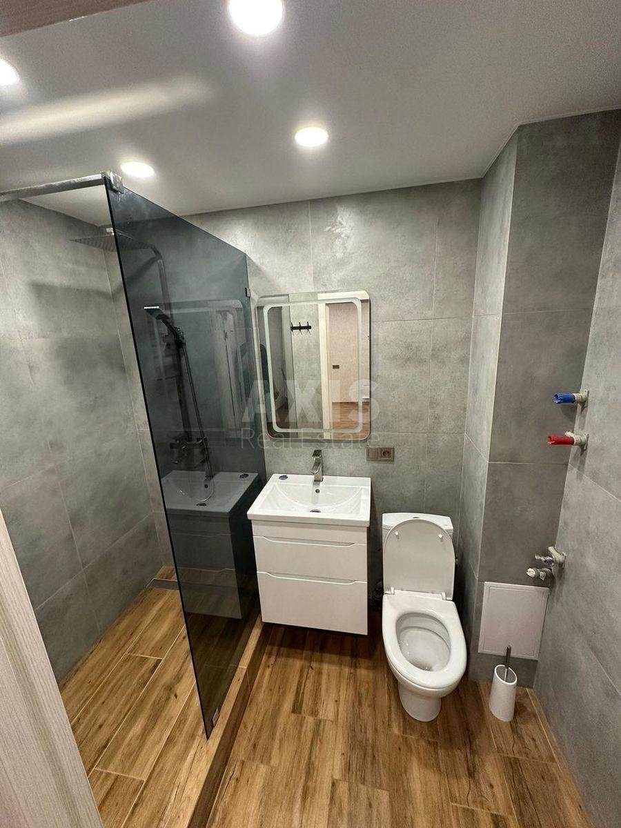 1k apartment vul. Zholudjeva 5А3