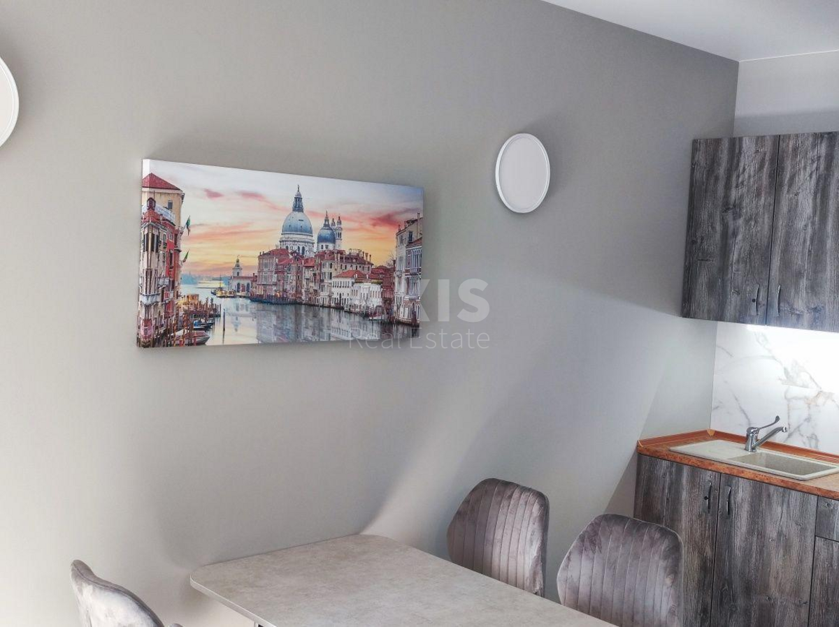 1k apartment vul. Grechka Marshala 40/120