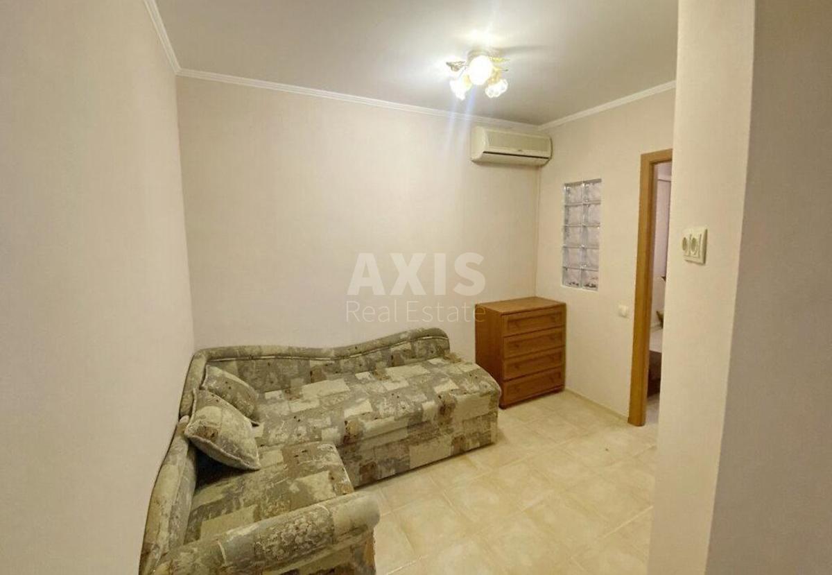 1k apartment vul. Strazheska Akademika 33