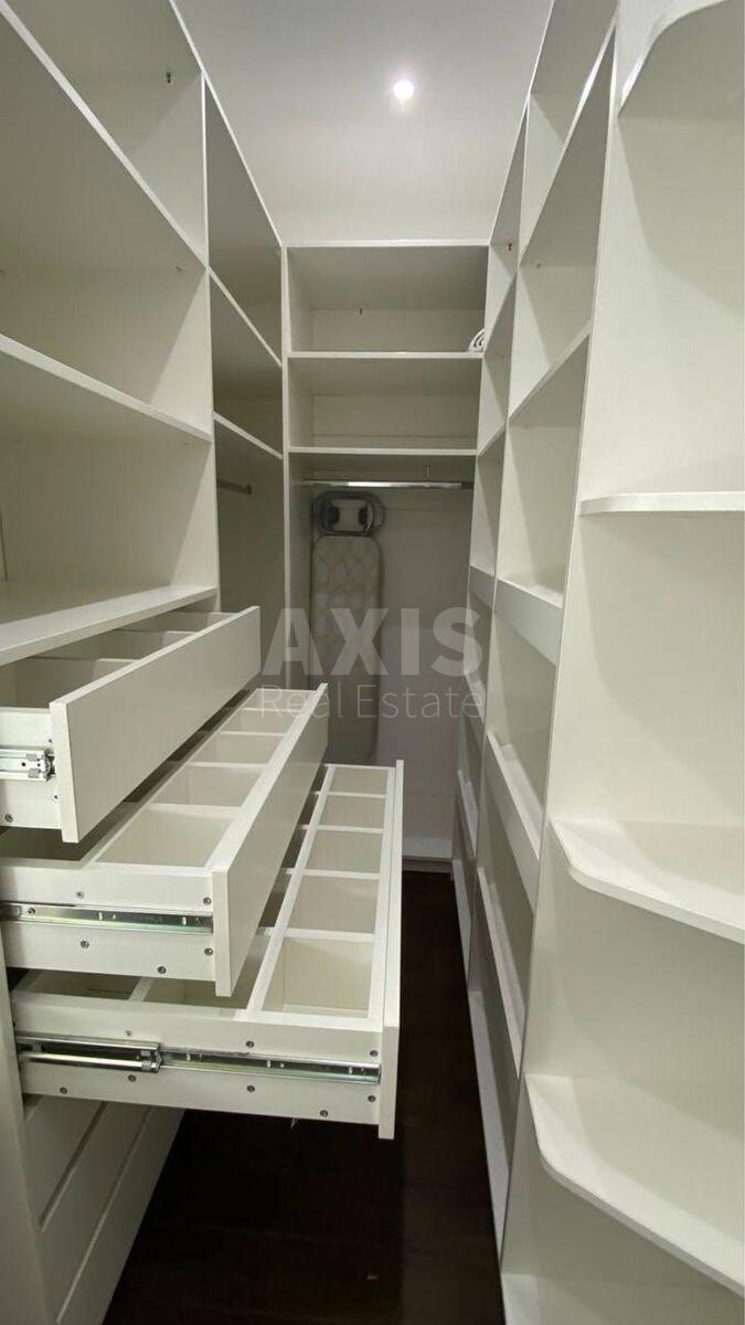 2k apartment vul. Myhajla Maksymovycha 3Г8