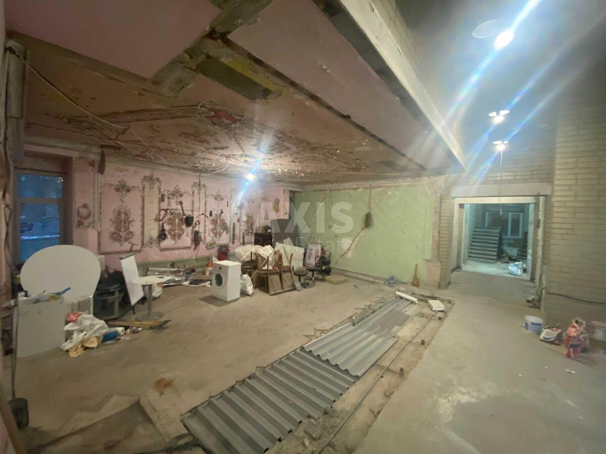 Service object vul. Antonovycha 125В, 330m28