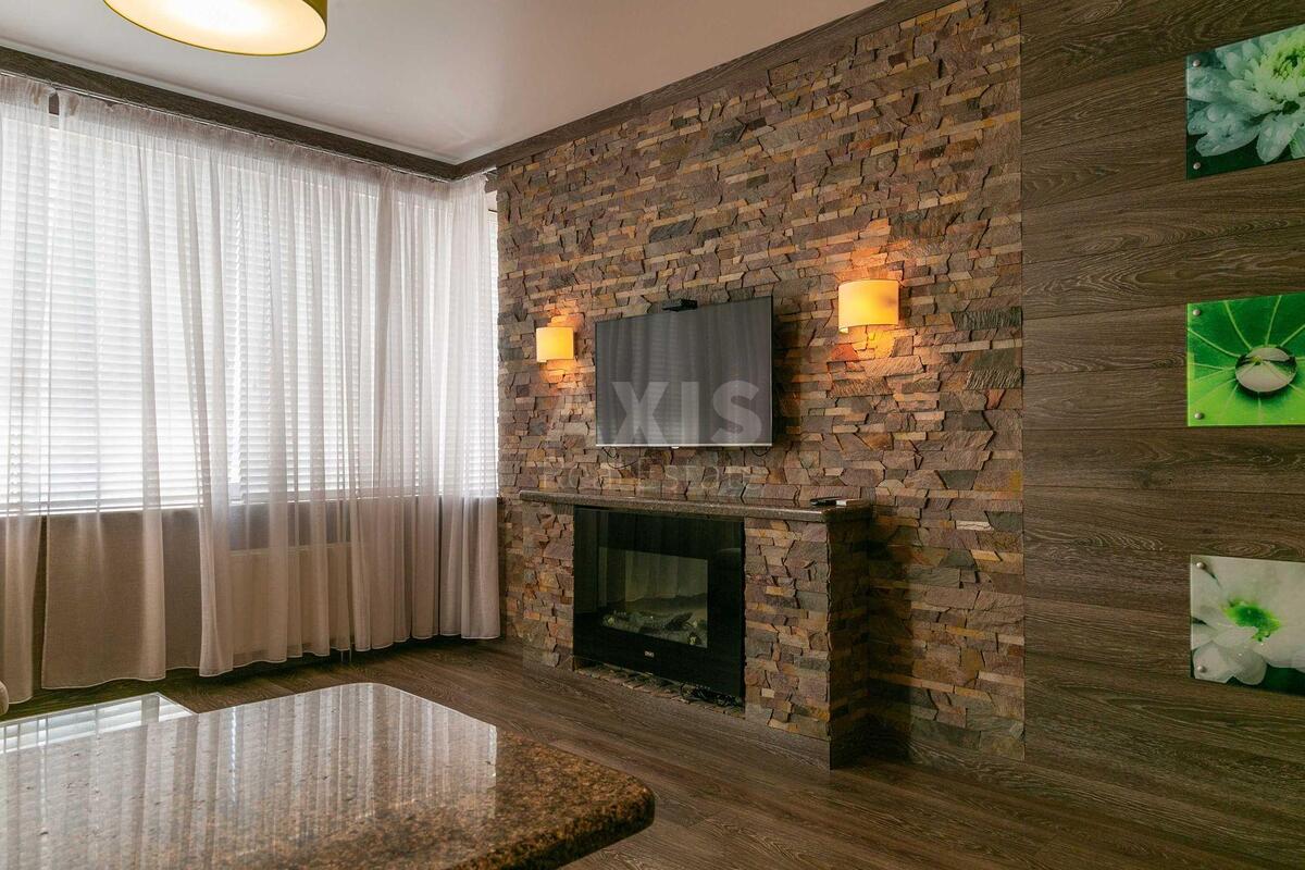 1k apartment nab. Dniprovs'ka 14588821