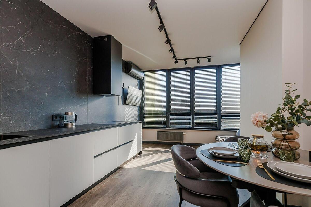 3k apartment vul. Kahovs'ka 60