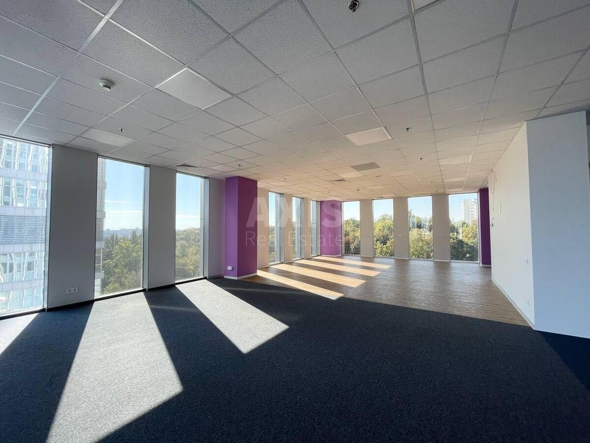 Office vul. Amosova Mykoly 12, 390m2