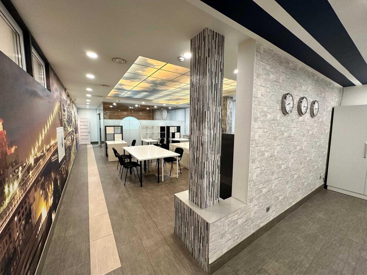 Office vul. Jevgena Konoval'cja 32Б, 100m20