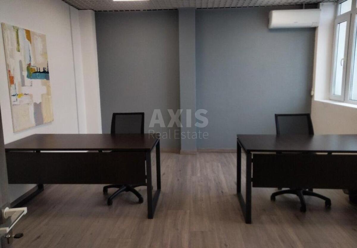 Office vul. Saksagans'kogo 121, 109m24