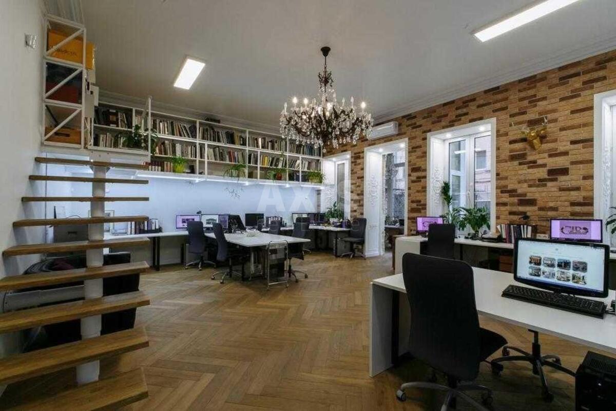 Office vul. Rustaveli Shota 30Б, 180m20