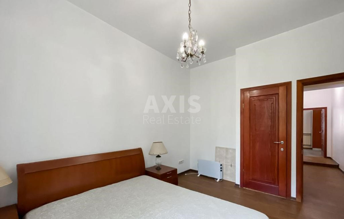 4k apartment vul. Sofii'vs'ka 16/163
