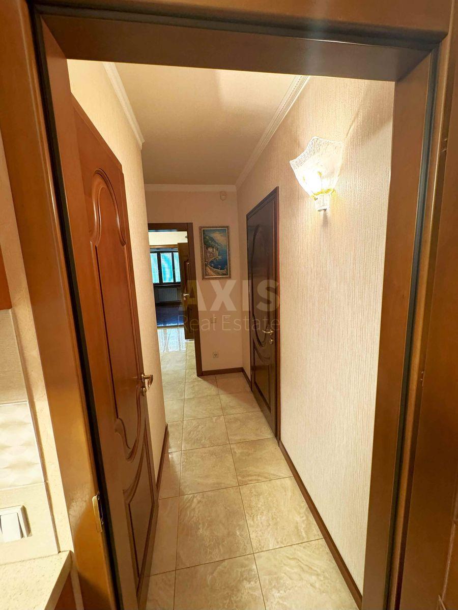 3k apartment vul. Bal'zaka Onore de 8615