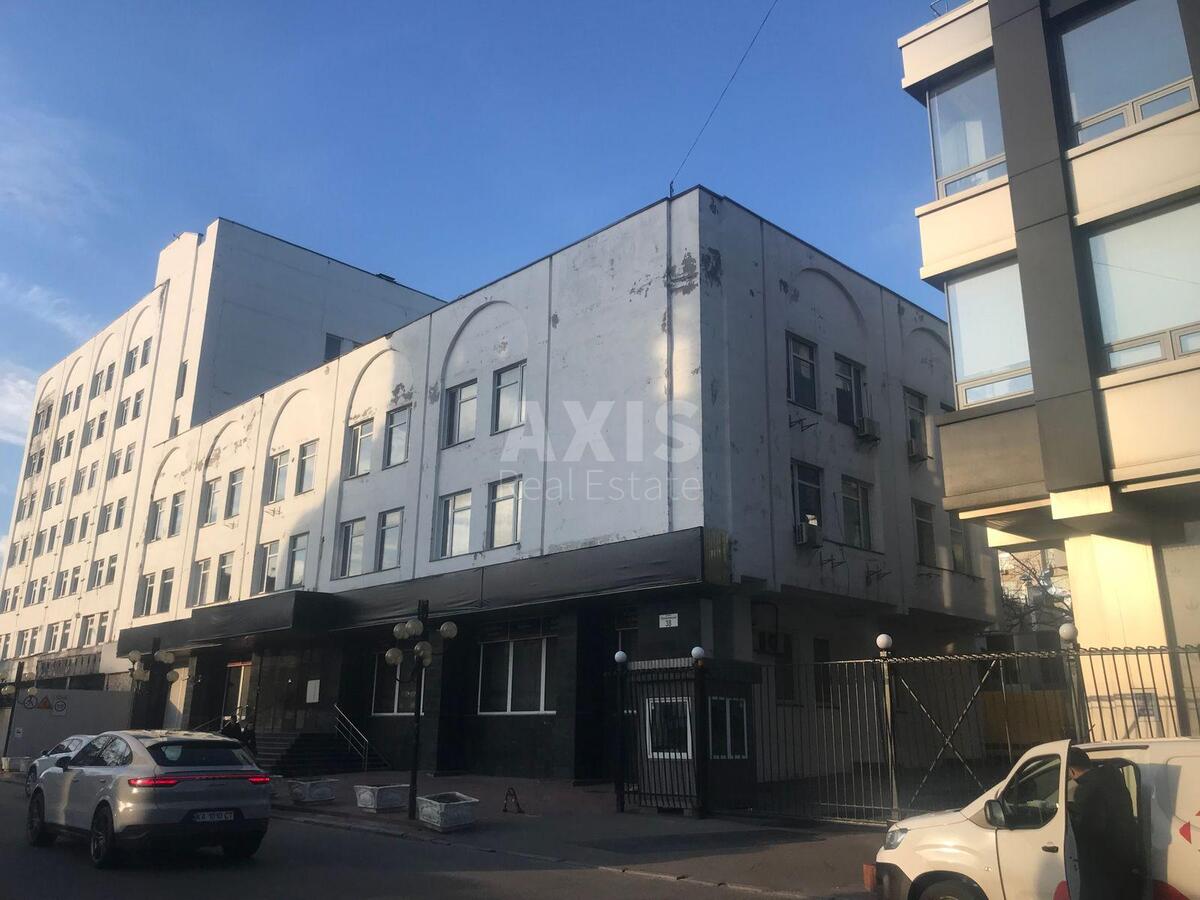 Офіс вул. Почайнинська 38, 1638м2
