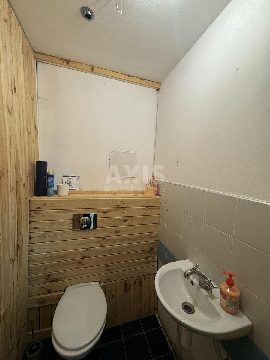 Office vul. Dmytrivs'ka 66А, 64m22
