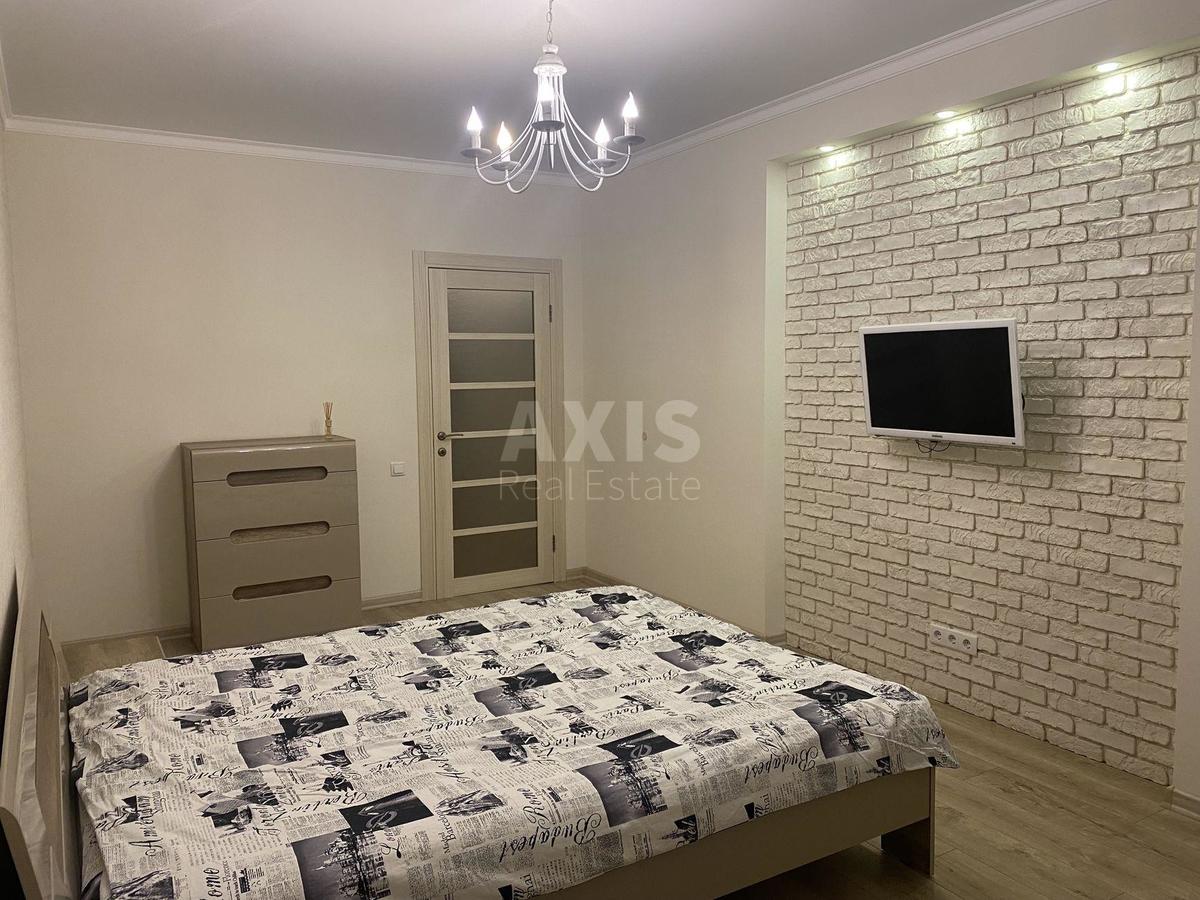 2k apartment vul. Volodymyra Naumovycha 41