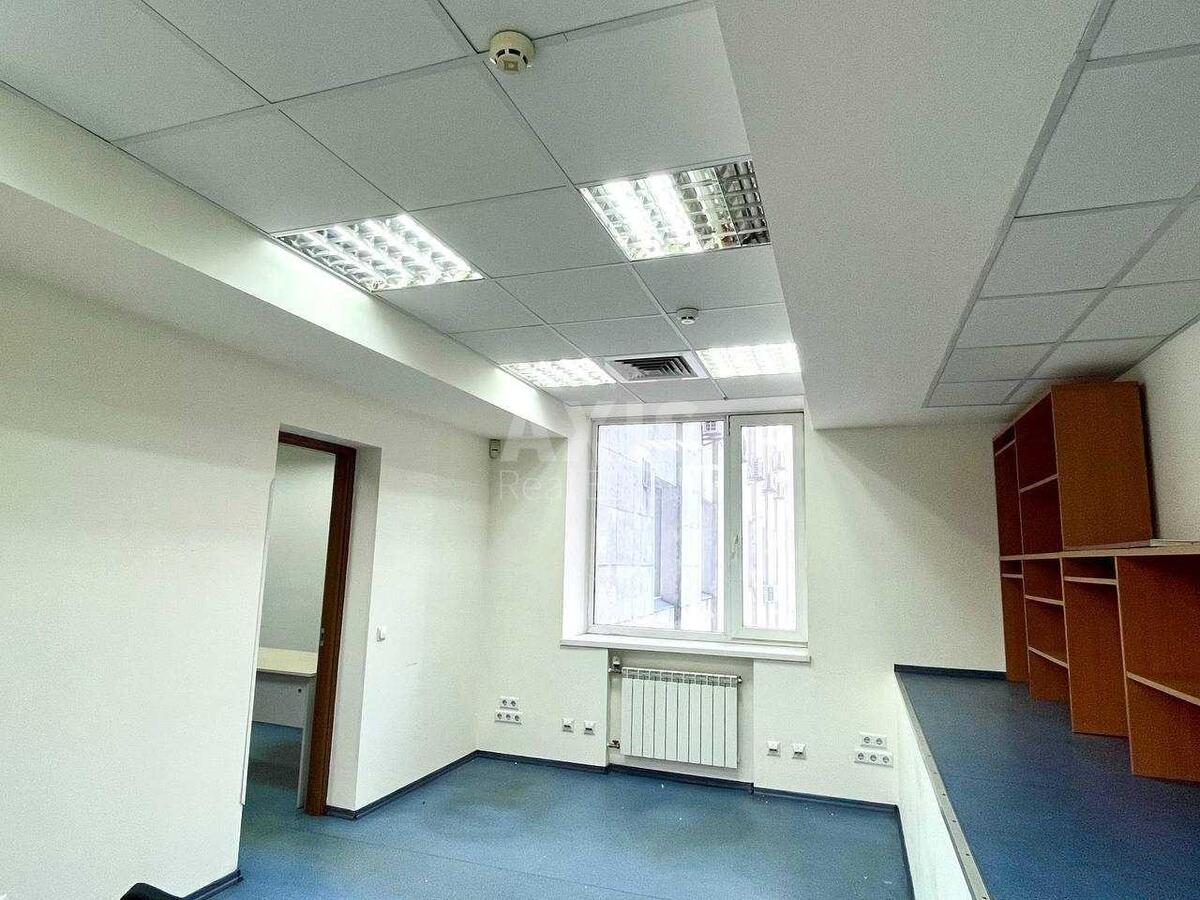 Office bul. Druzhby Narodiv 38, 63m2528005