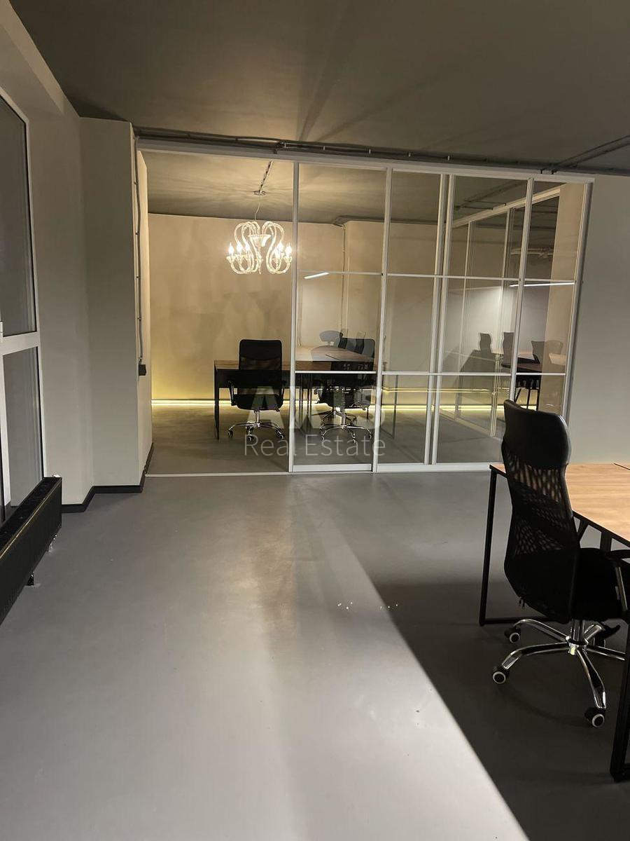 Office vul. Dilova 2Б, 140m2446133