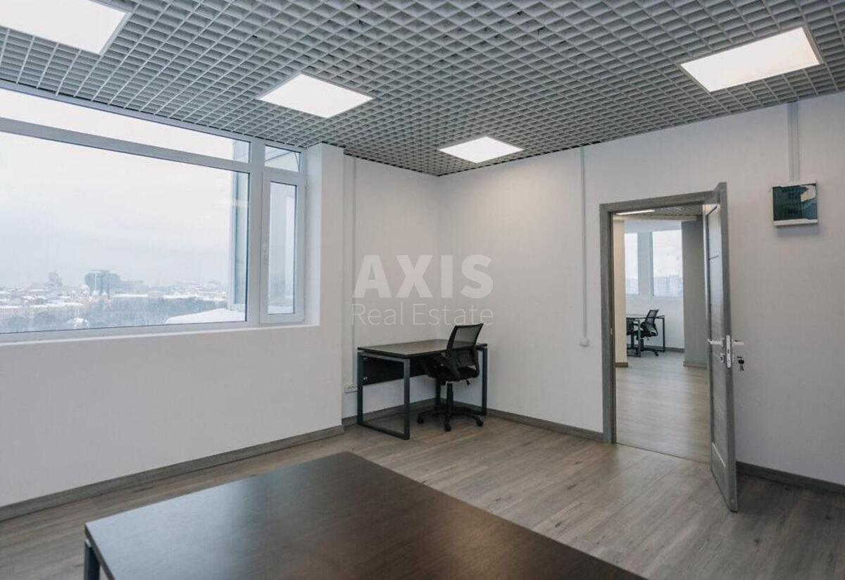 Office vul. Saksagans'kogo 121, 109m21