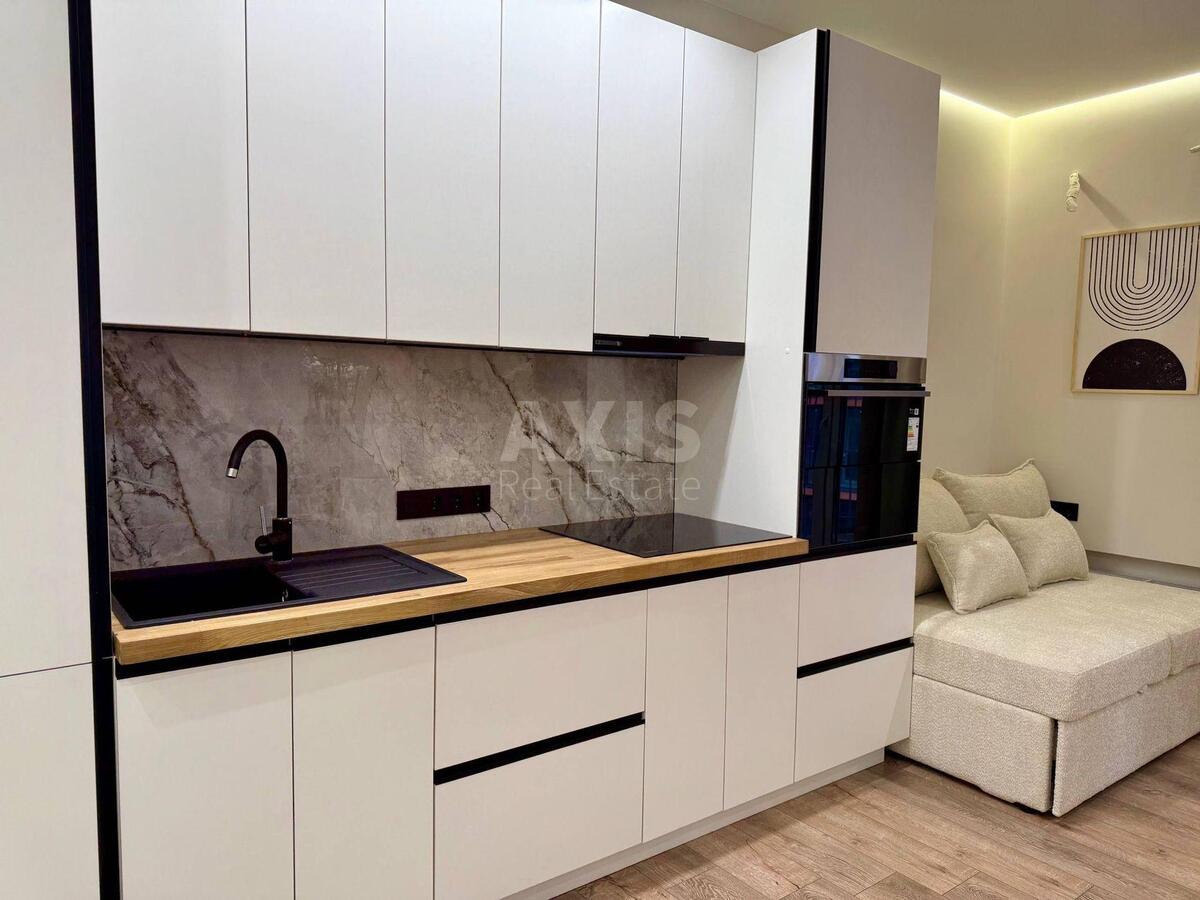 1k apartment bul. Ryl's'kogo Tadeja 1