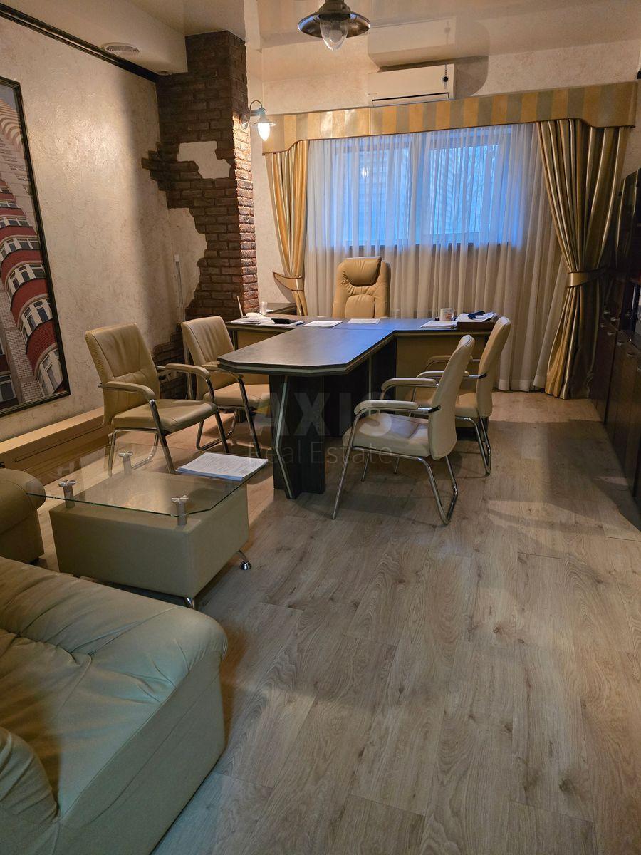 Office vul. Patriarha Mstyslava Skrypnyka 40, 129m24