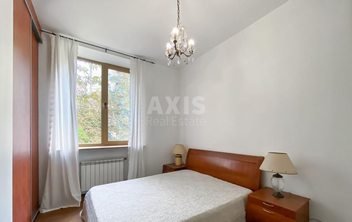 4k apartment vul. Sofii'vs'ka 16/160