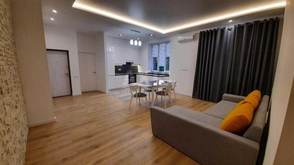 1к квартира бул. Дружбы Народов 7593665