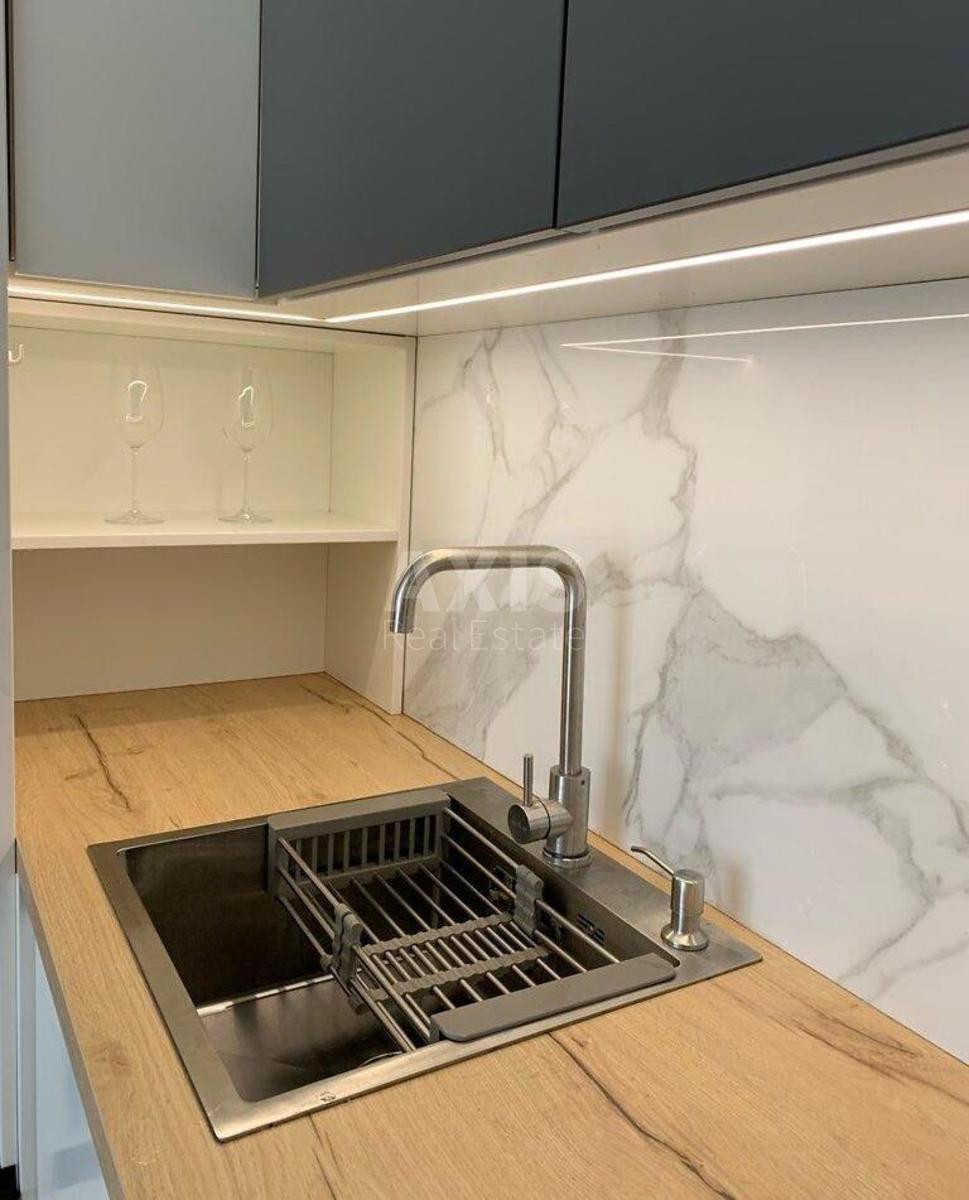 1k apartment nab. Dniprovs'ka 182