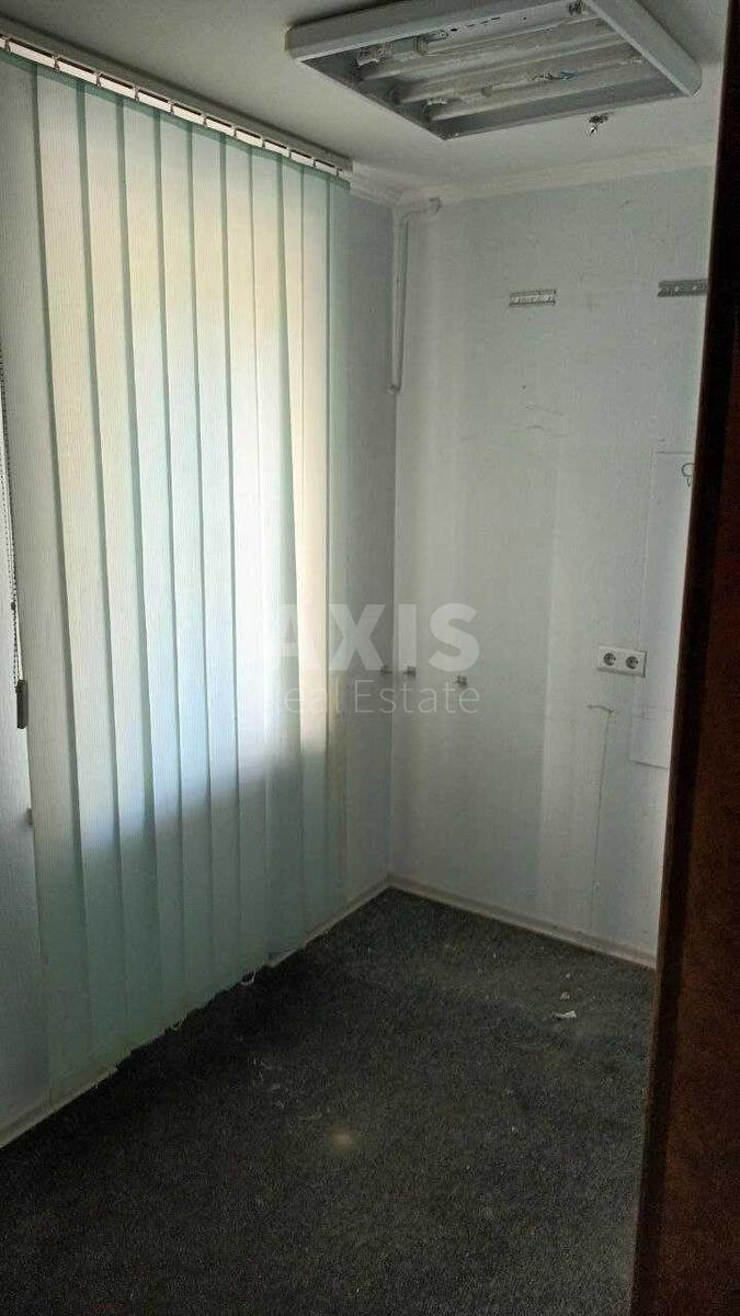 Trade object vul. Smiljans'ka 8, 70m23