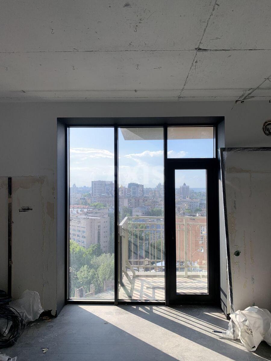 4k apartment vul. Bul'varno-Kudrjavs'ka 217