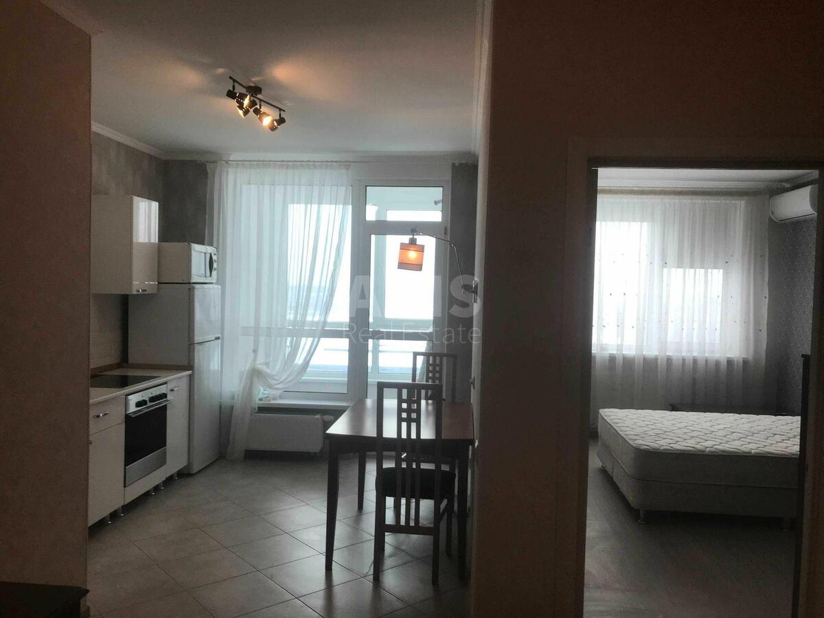 1k apartment vul. Rodyny Kristeriv 200