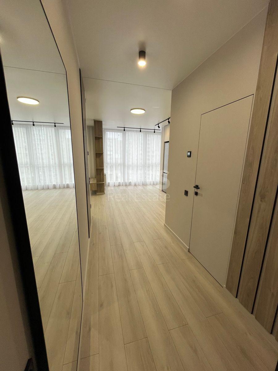 1k apartment vul. Revuc'kogo 40Б0