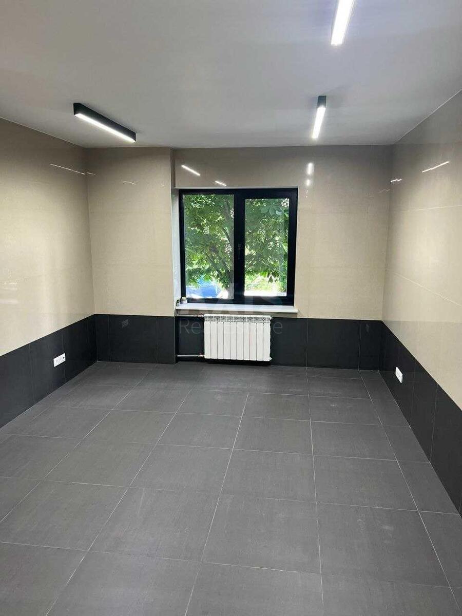 Trade object vul. Dragomanova 8, 100m2595795