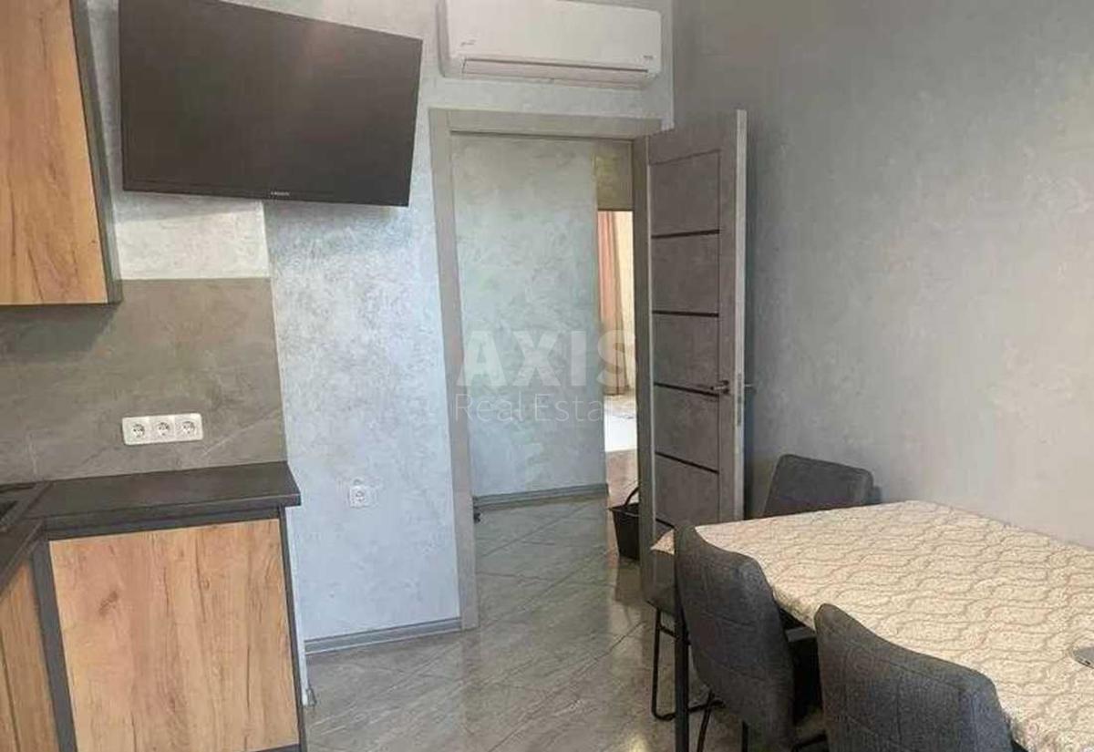 2k apartment vul. Sim'i' Kul'zhenkiv 370