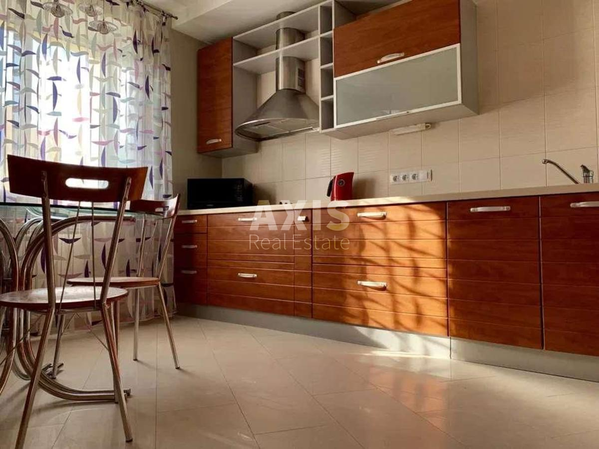 2k apartment vul. Glybochyc'ka 73