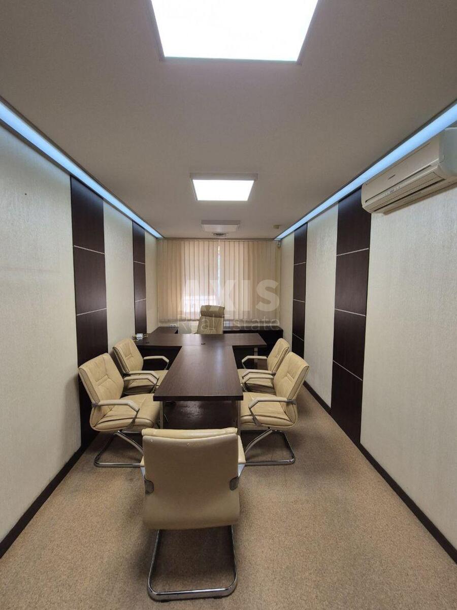 Office vul. Velyka Zhytomyrs'ka 34, 150m20