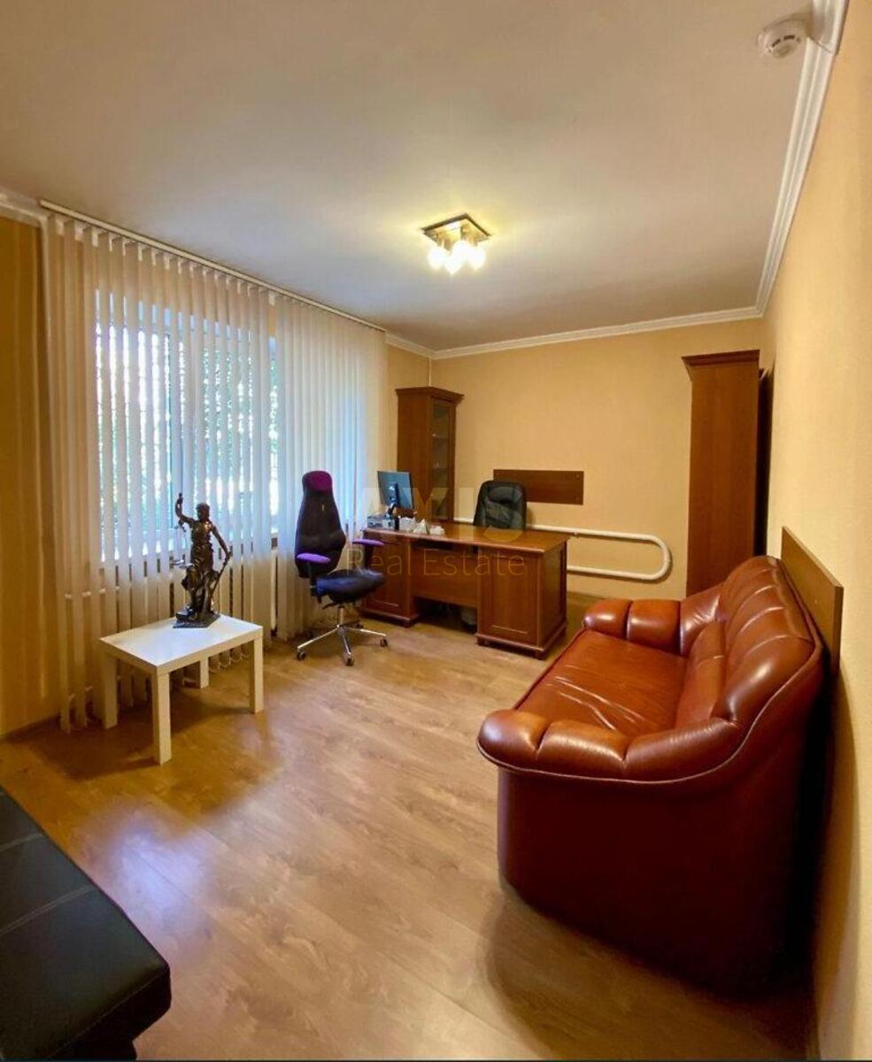 Office vul. Gusovs'kogo 4, 43m22