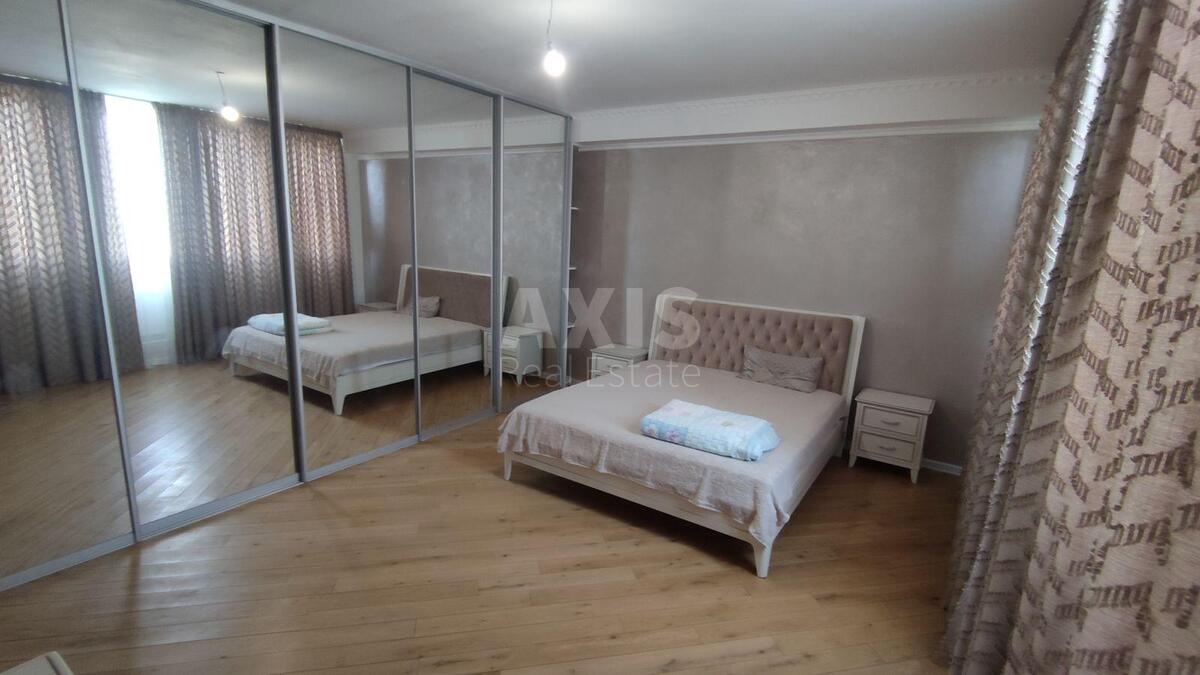 4k apartment vul. Vyshgorods'ka 45/213