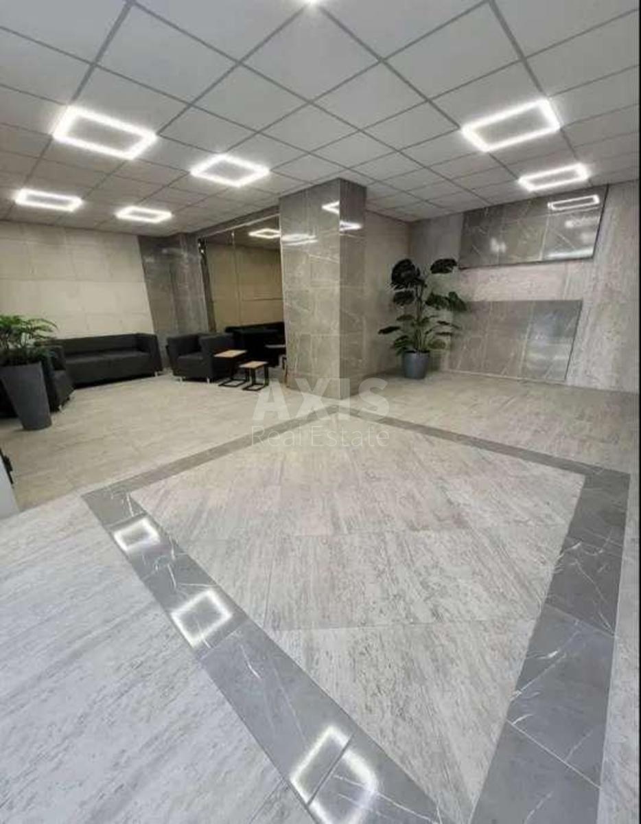 3k apartment vul. Dragomyrova Myhajla 4Б