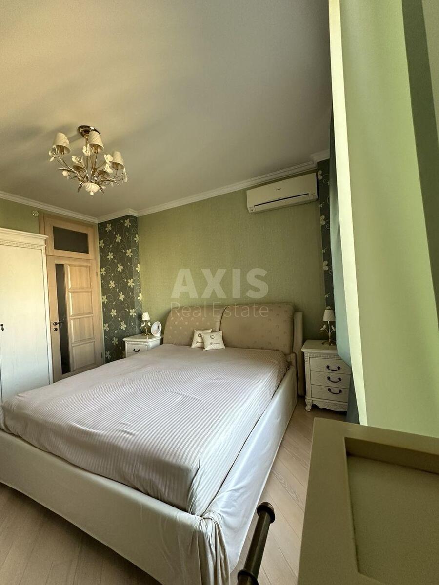 3k apartment vul. Dmytrivs'ka 695