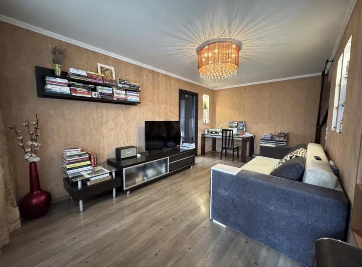 2k apartment vul. Naberezhno-Hreshhatyc'ka 35А3